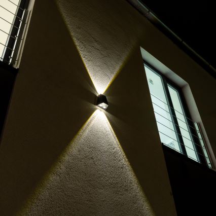 LED Solar wandlamp met sensor LED/2W/5V IP54 1300 mAh