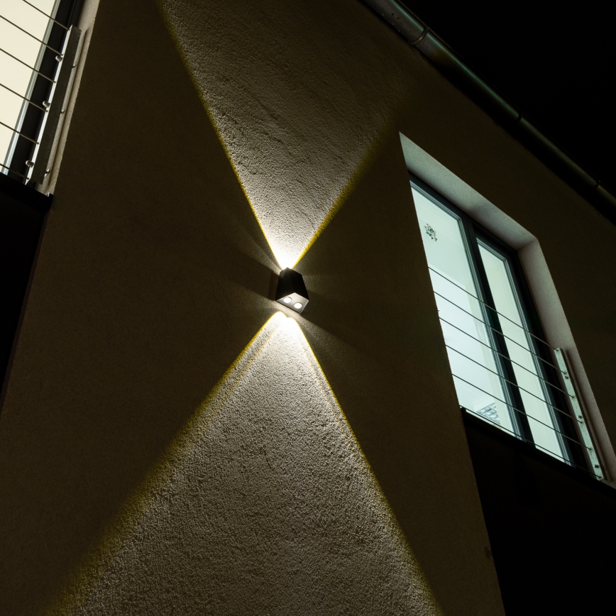 LED Solar wandlamp met sensor LED/2W/5V IP54 1300 mAh