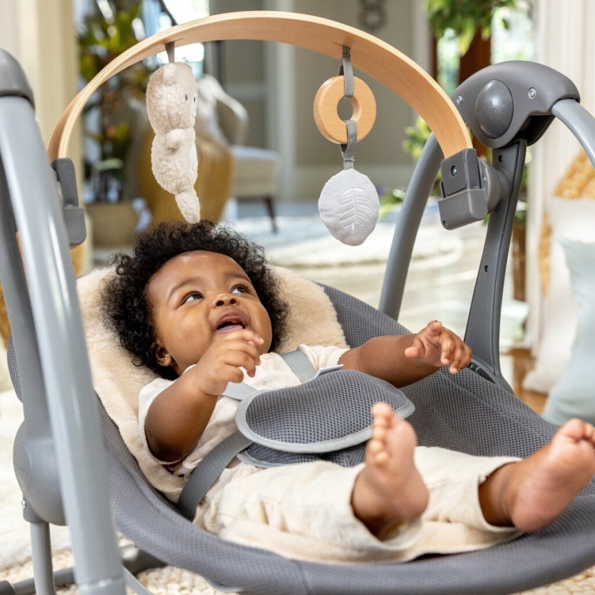 Ingenuity - Baby vibrerende schommel met melodie EVERY SEASON 3xC grijs