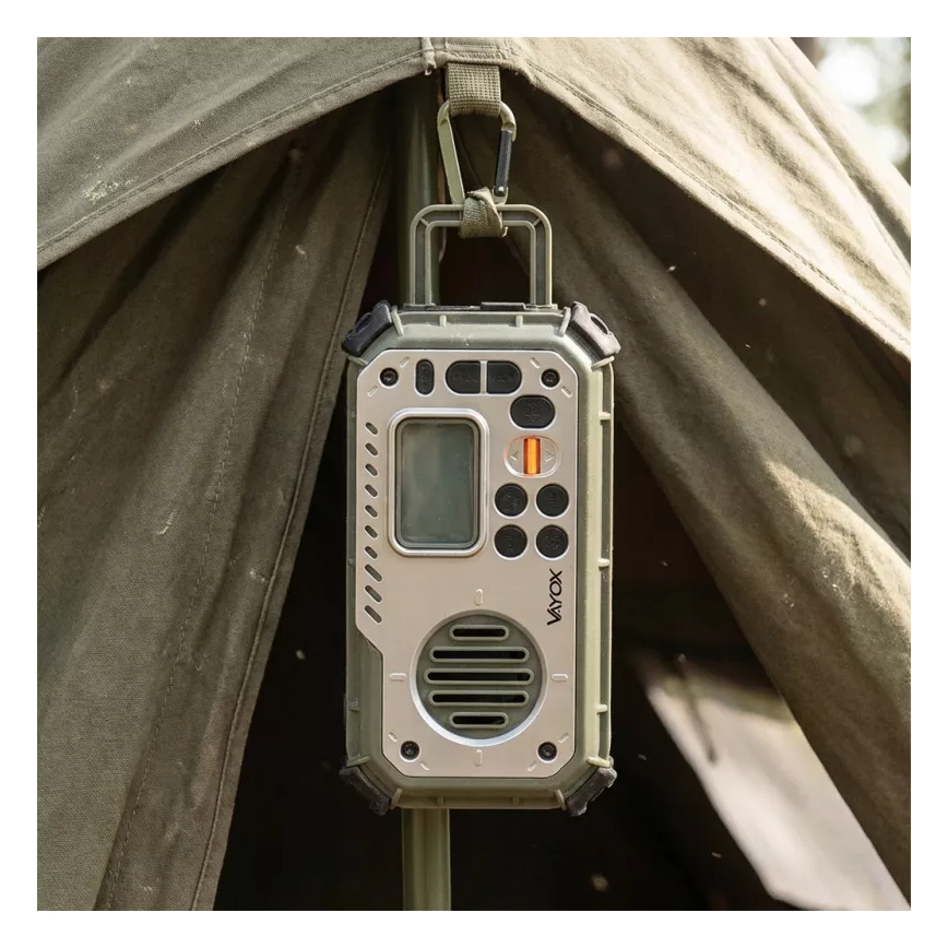 Kampeerradio met handdynamo, zonnepaneel en LED-zaklamp met powerbankfunctie 5V/3xAAA/2000 mAh IPX4 groen
