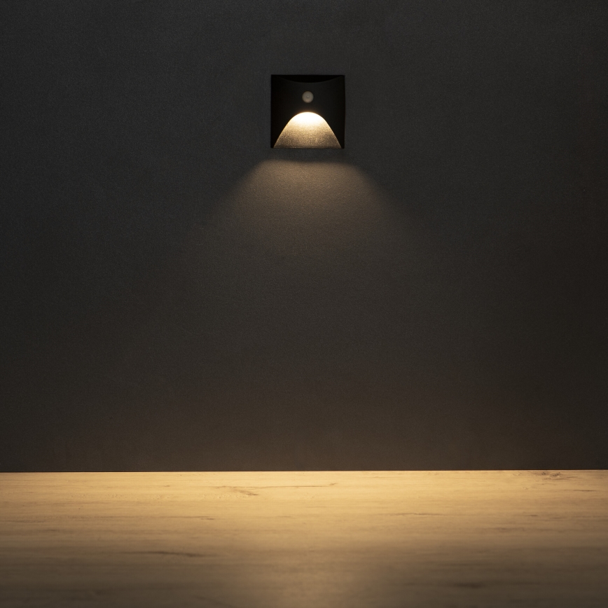 LED-traparmatuur met bewegings- en schemersensor EXIN LED/2,5W/230V 3000K IP65 zwart vierkant