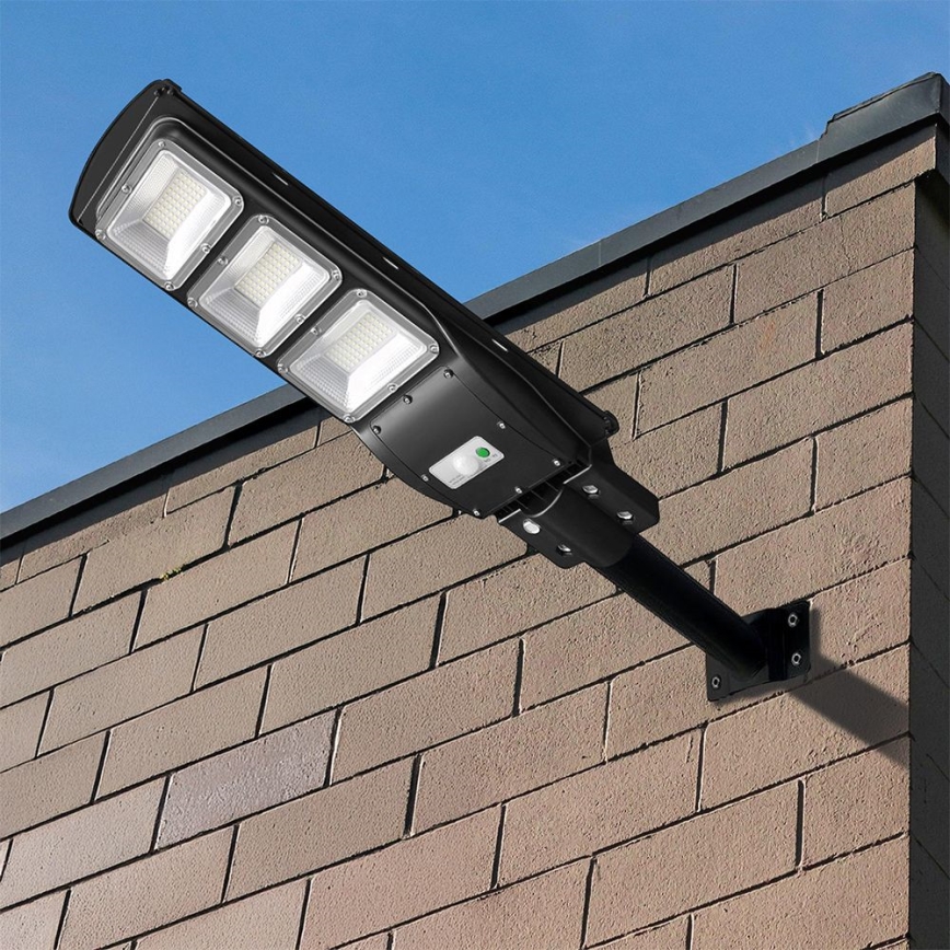 Lampe solaire à intensité variable avec détecteur de mouvement et de crépuscule LED/12W/3,2V 6000K IP65 10000 mAh noir + Télécommande