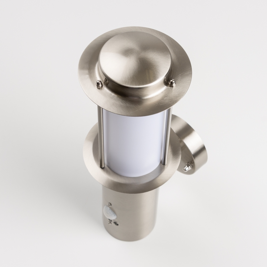 LED buitenwandlamp met bewegingssensor 1xE27/4,9W/230V IP44 mat chroom