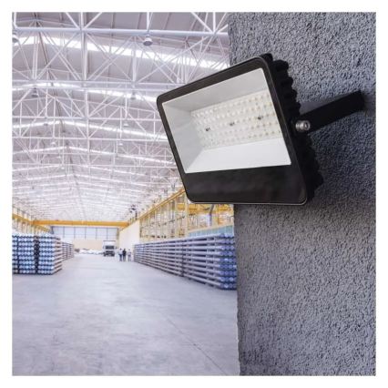 LED-schijnwerper AVENO LED/48W/230V 4000K 7200 lm IP66 zwart