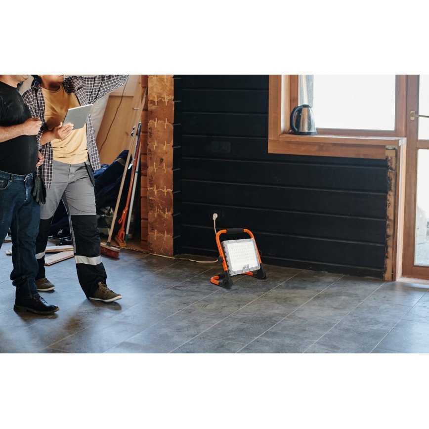 LED schijnwerper met statief LED/100W/230V 4500K IP65 oranje