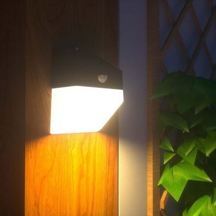 LED Solar wandlamp met sensor LED/2W/3,7V 4000K IP65