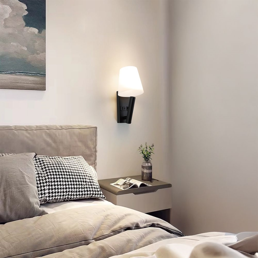 LED-wandlamp met USB-poort LED/2W/230V 3000K zwart/wit