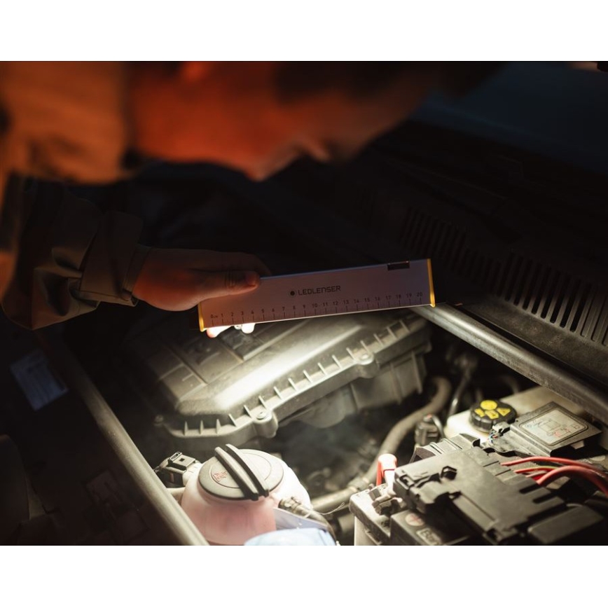 Ledlenser AF2R - Lampe de travail LED rechargeable à intensité réglable, IP54, 1000 lm, 50 h d'autonomie, 4810 mAh