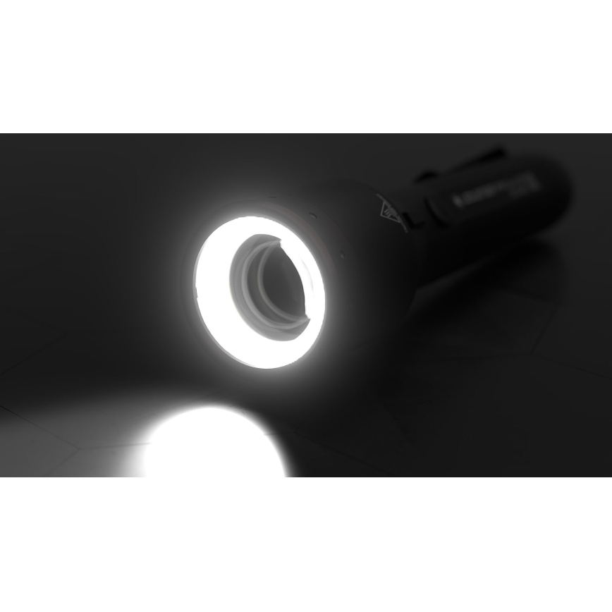 Ledlenser P9R Core - Lampe torche LED rechargeable dimmable · 4800 mAh · IP68 · 1000 lm · 20 h d'autonomie