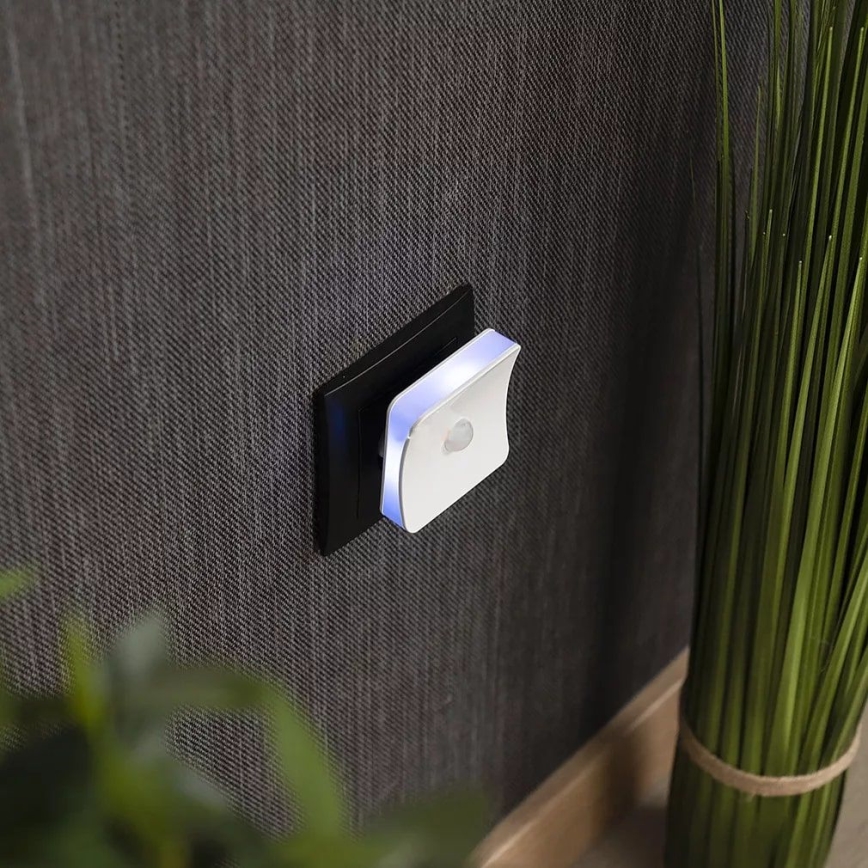 Ledvance - LED RGB Oriëntatielamp met sensor voor stopcontact LUNETTA LED/0,3W/230V