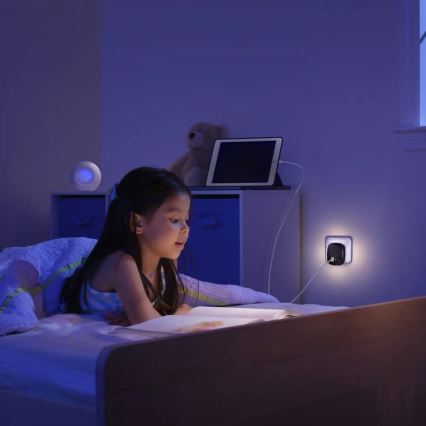 Ledvance - LED Stekker-nachtlamp met sensor en USB LUNETTA LED/12,5W/230V 3000K zwart