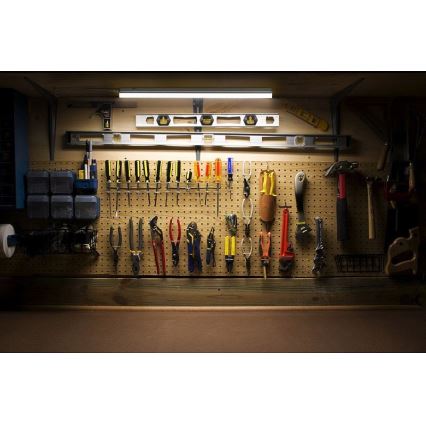 Ledvance - Réglette de cuisine avec détecteur BATTEN LED/8W/230V 60 cm