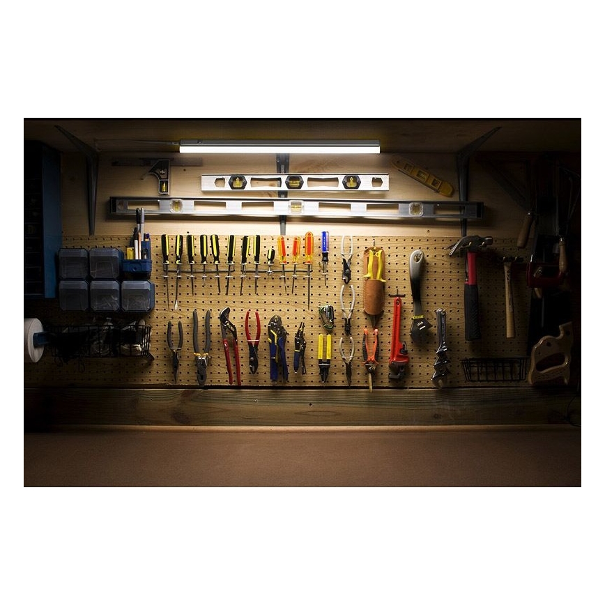 Ledvance - Réglette de cuisine avec détecteur BATTEN LED/8W/230V 60 cm