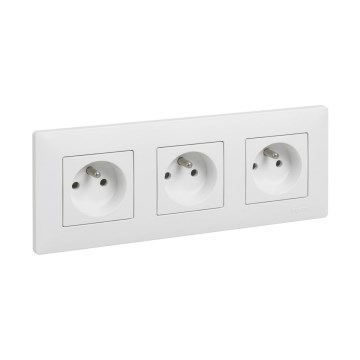 Legrand - Drievoudige wandcontactdoos met afdekraam NILOE STEP 250V wit