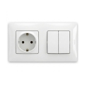 Legrand - Dubbele seriële schakelaar č. 5 en SCHUKO-stopcontact met NILOE-afdekraam 250V wit