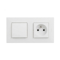 Legrand - Huishoudelijke wandcontactdoos en eenpolige schakelaar nr. 1 met afdekraam NILOE STEP 250V wit
