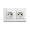 Legrand - Prise double murale avec cadre NILOE 250V blanche