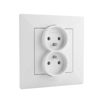 Legrand - Prise double pour usage domestique avec cadre NILOE STEP 250V blanche