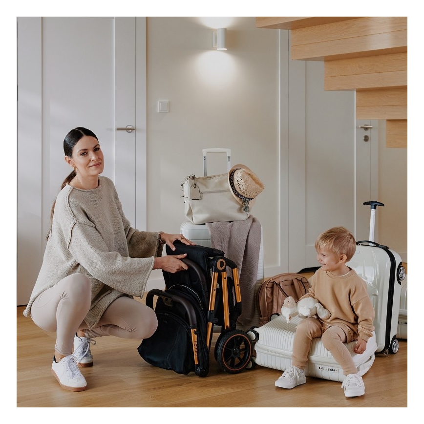 Lionelo - Poussette sportive CLOE noire/dorée