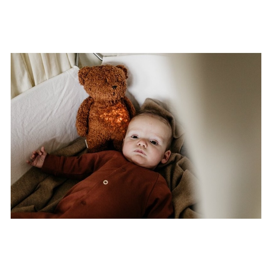 Moonie - Lekker knuffelen met een melodietje en lichtje Kleine beer 2.0 organic caramel