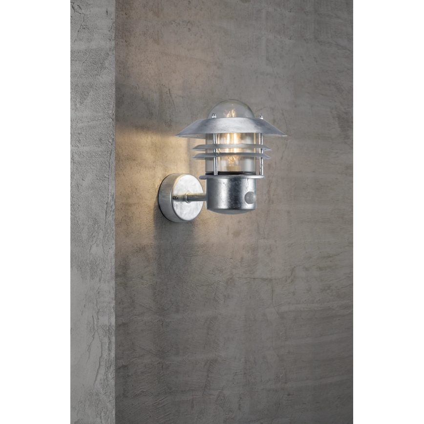 Nordlux - Wandlamp voor buiten met sensor BLOKHUS 1xE27/60W/230V IP54 zilver