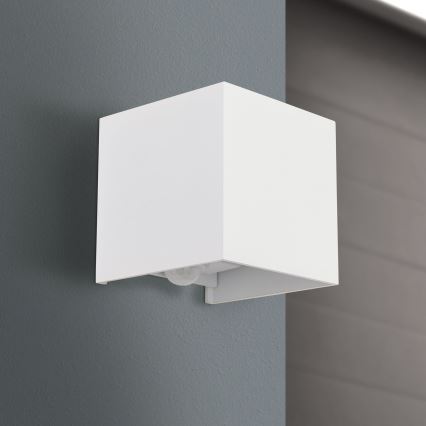 LED Buitenwandlamp met bewegings- en schemersensor CUBE-S LED/13W/230V IP54 wit