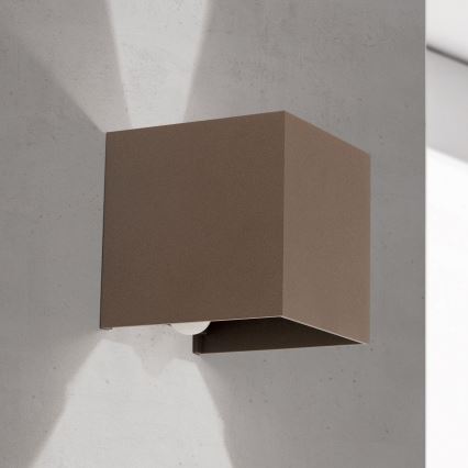 Buitenwandlamp met bewegings- en schemeringssensor CUBE-S LED/13W/230V IP54 bruin