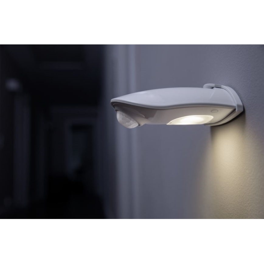Osram - Applique murale LED d'extérieur avec détecteur DOORLED LED/0,5W/3xAA IP54 blanc