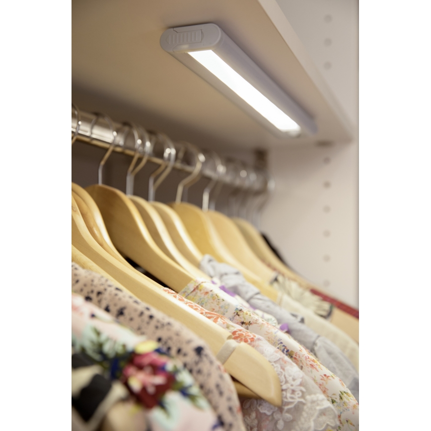Osram - Éclairage LED sous-meuble avec détecteur de mouvement et détecteur crépusculaire LINEARLED LED/2,9W/9V 6xAA 4000K 31,4 cm blanc