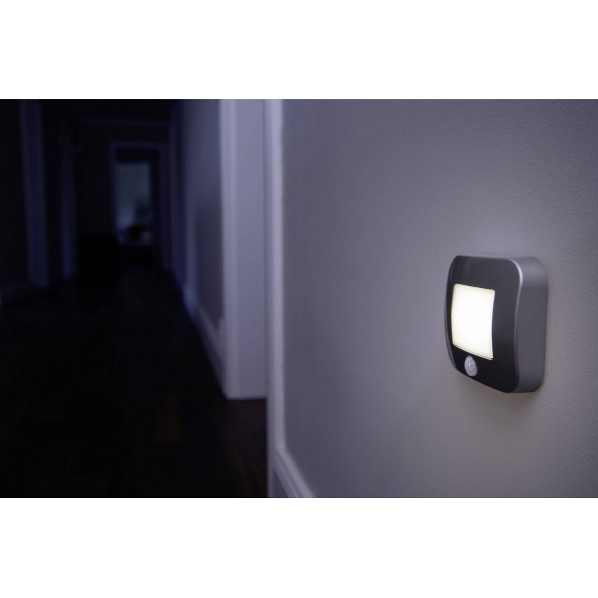 Osram - Veilleuse d'orientation LED avec capteur NIGHTLUX LED/0,3W/3xAAA IP54 argentée