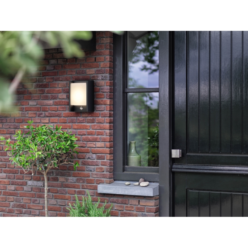 Philips - LED Wandlamp voor buiten met sensor LED/6W 2700K IP44