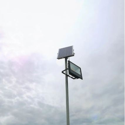 Projecteur solaire à intensité variable LED/20W/6,4V 4000K IP65 10000 mAh + Télécommande