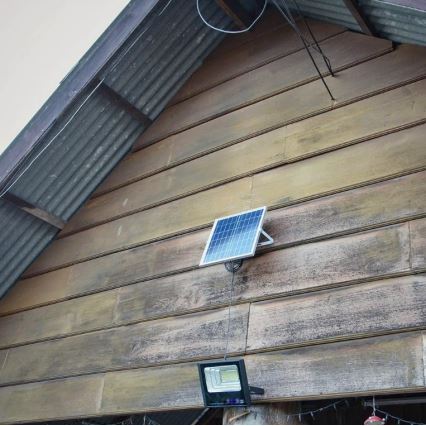 Projecteur solaire à intensité variable LED/20W/6,4V 4000K IP65 10000 mAh + Télécommande