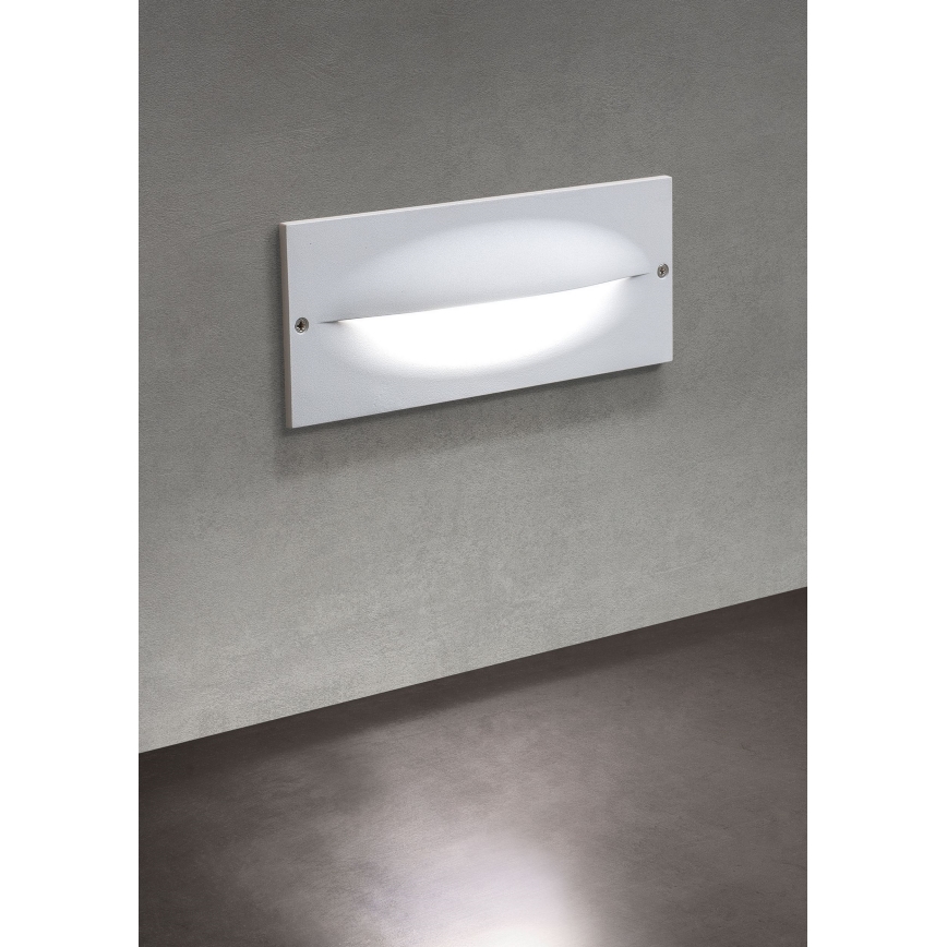 Redo 90009 - Applique d'orientation extérieure TAMPA LED/11W/230V IP54 blanche