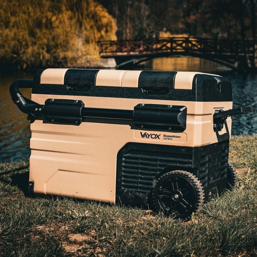 Réfrigérateur portable de voiture avec écran LCD 39 l 230V/12V/24V marron