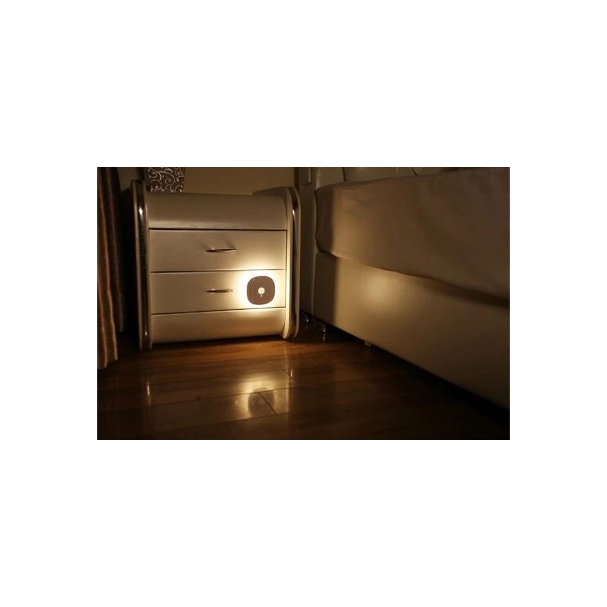 LED Nachtlamp met sensor LED/0,45W/3xAAA 3000K wit