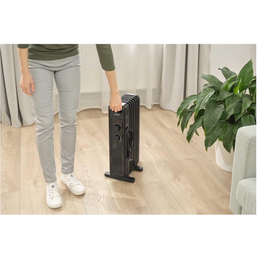 Sencor - Oliegevulde radiator met 7 ribben 600/900/1500W/230V zwart