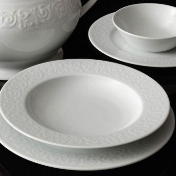 Service de table 53 pièces en porcelaine blanche