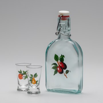 Set 1x glazen fles en 2x shotglas doorzichtig met kersenmotief