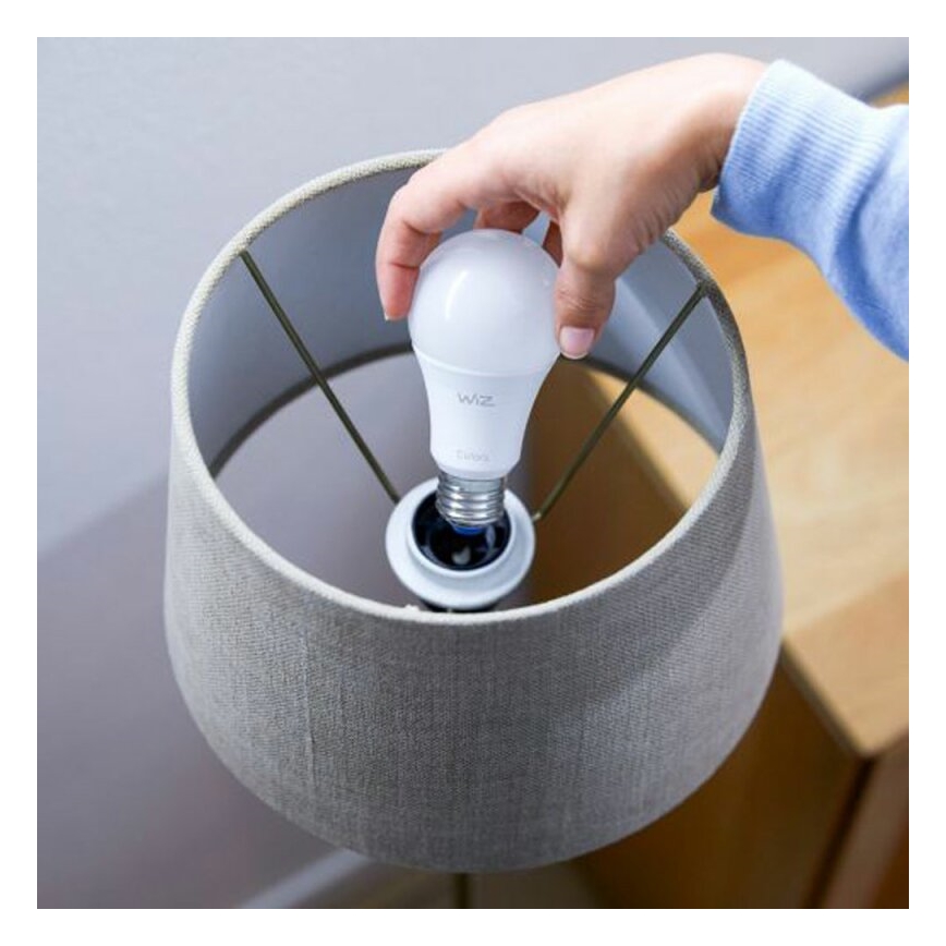 Set van 2 dimbare LED-lampen A60 E27/9W/230V 2700K met Wi‑Fi + afstandsbediening - WiZ