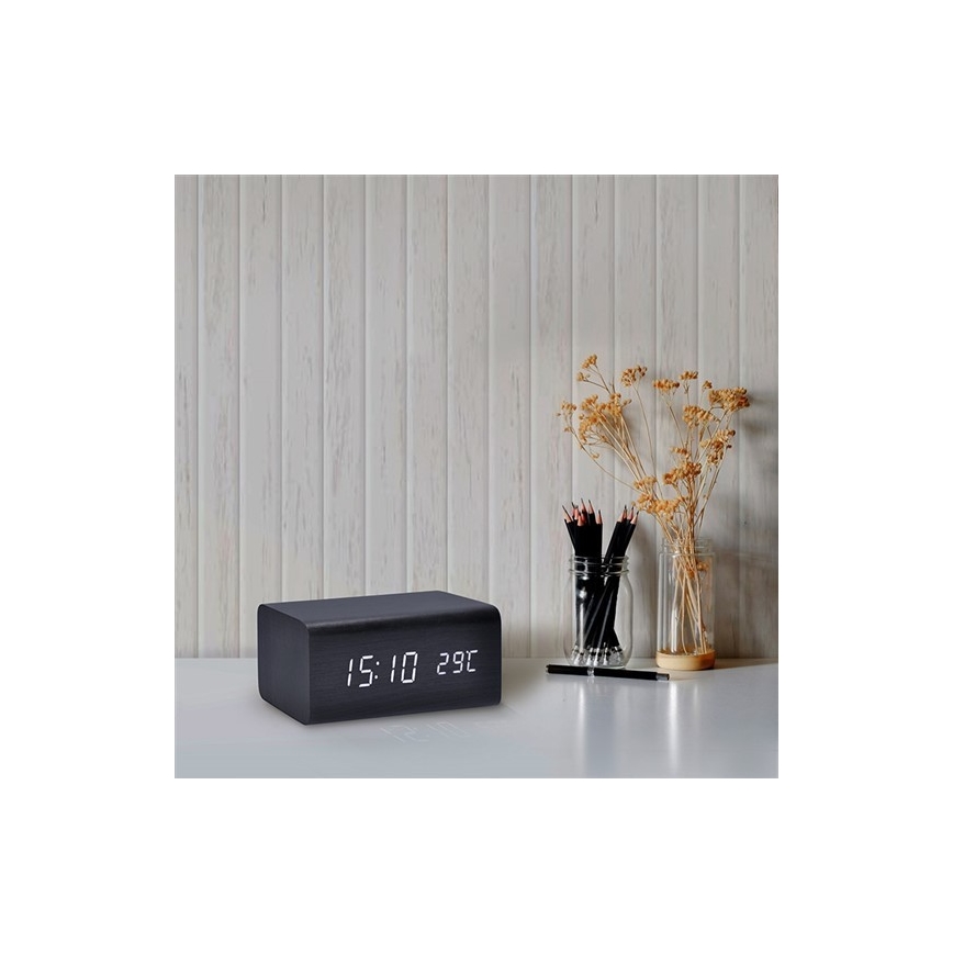 Horloge avec réveil LED/5V/3xAAA 3000mA