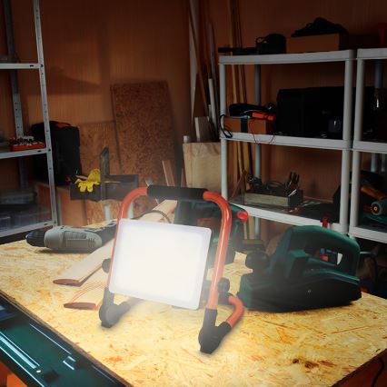 Projecteur LED sur pied LED/50W/230V 4000K IP65