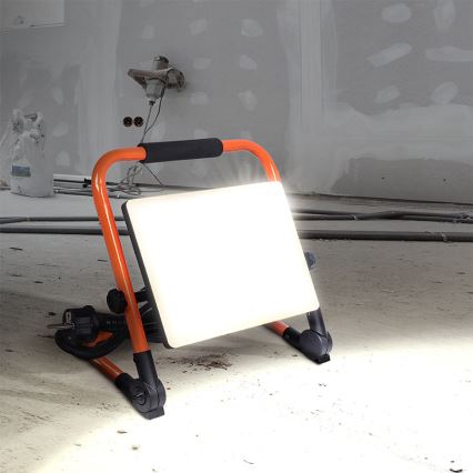 Projecteur LED sur pied LED/50W/230V 4000K IP65