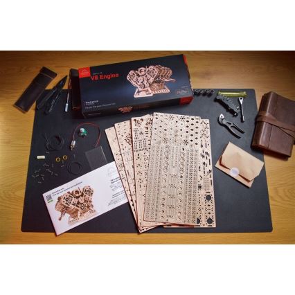 Ugears - 3D houten mechanische puzzel V8-motor