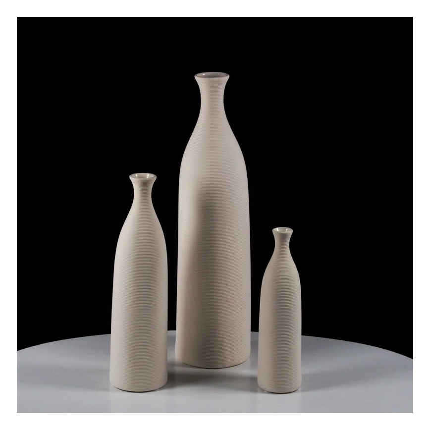 Vase en céramique blanc, hauteur 33 cm