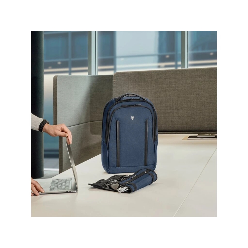Victorinox - Sac à dos pour ordinateur portable 15" Altmont Professional Compact 16 l bleu foncé